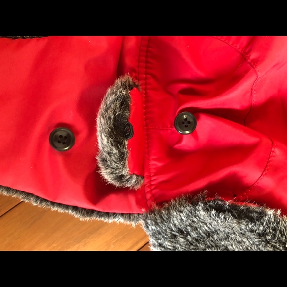 Red winter toque hat with ear flaps faux fur lined - Picture 4 of 7